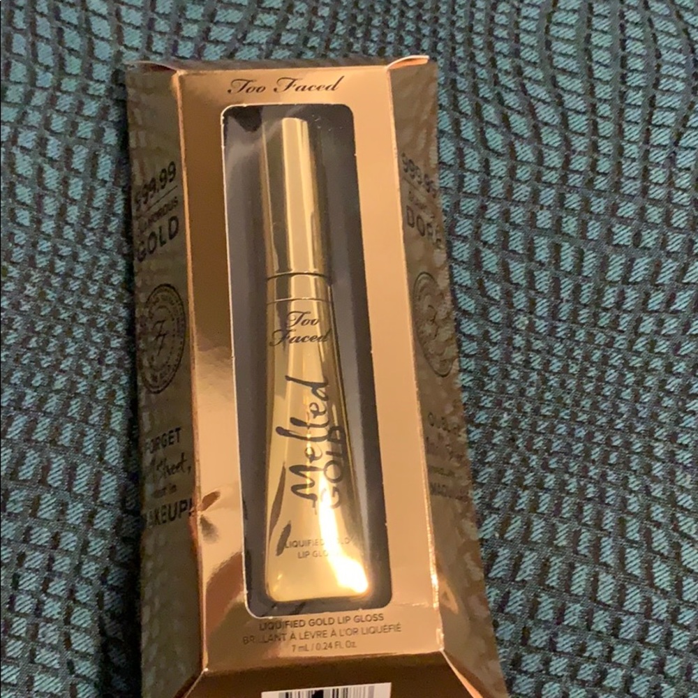 Too faced melted gold lip gloss